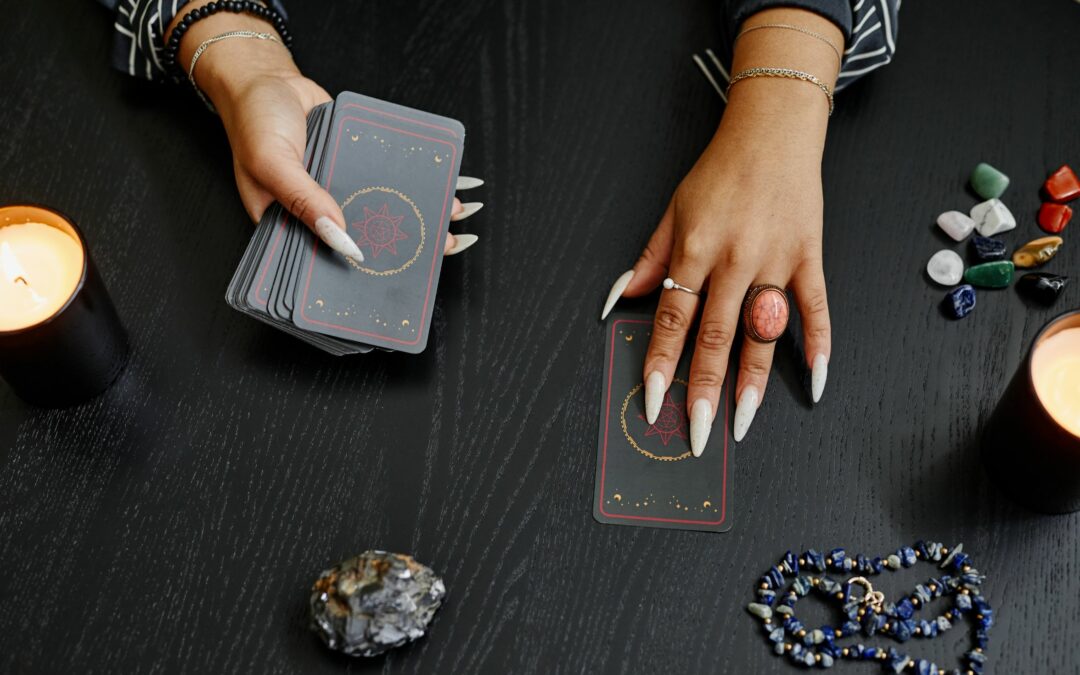 Le Tarot et l’Alchimie : Les liens ésotériques entre l’alchimie et le Tarot.
